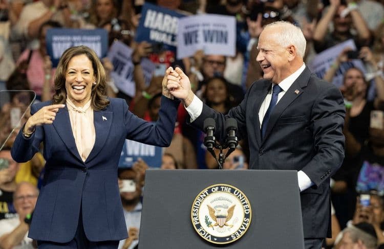 De Beyoncé à Prince, les goûts musicaux « cool » de Tim Walz, le colistier de Kamala Harris