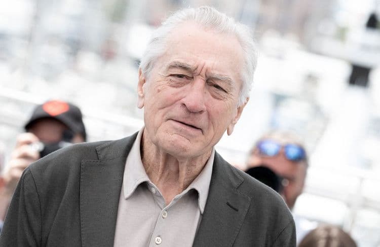 Robert De Niro fait une rare apparition avec sa fille Gia, 2 ans, à New York