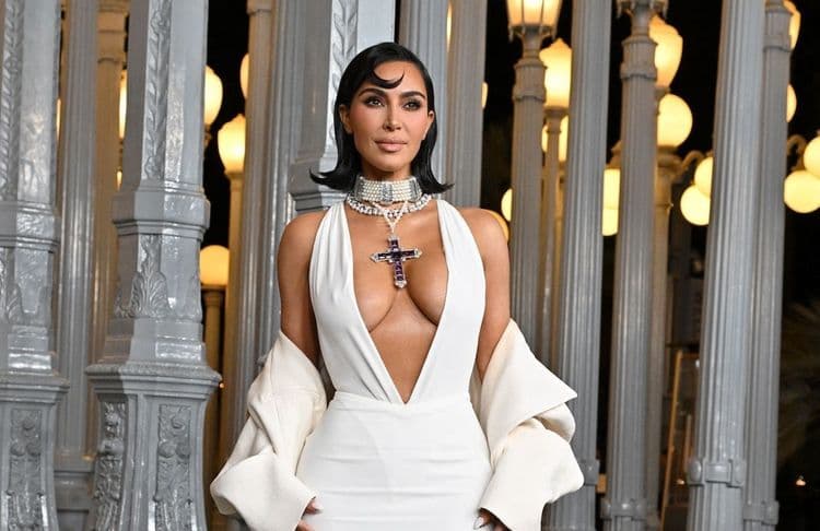 Kim Kardashian porte l'emblématique collier de la princesse Diana
