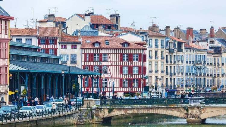 Immobilier à Bayonne : 4 chiffres sur les prix à l'achat et à la location