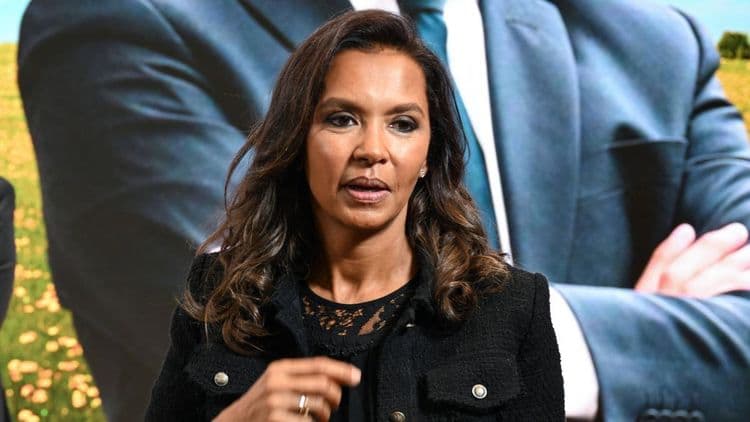 “Je n’ai jamais couché pour réussir” : Karine Le Marchand cash sur son ascension fulgurante