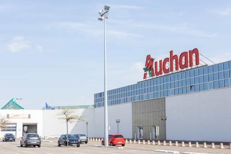 Auchan supprime plus de 700 postes et ferme 25 sites d’emploi en Espagne