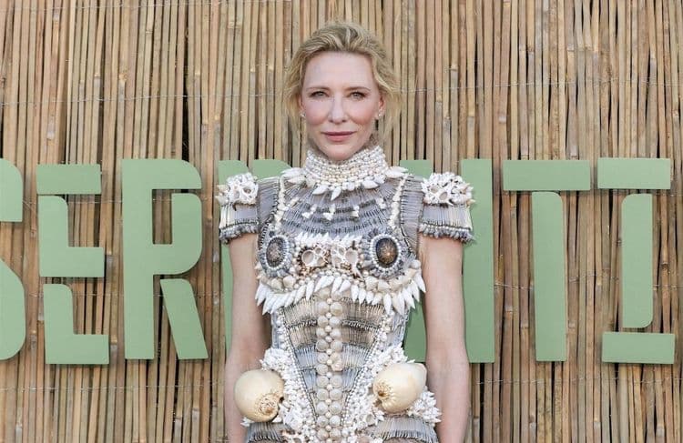 Cate Blanchett : son top coquillages, la surprise mode qui illumine Londres