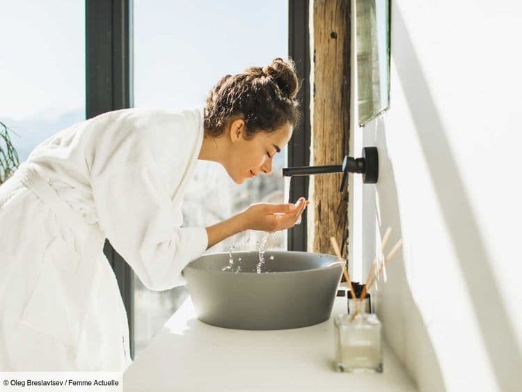 Vous lavez votre visage le matin ? Voici pourquoi cela n’est pas forcément une bonne idée