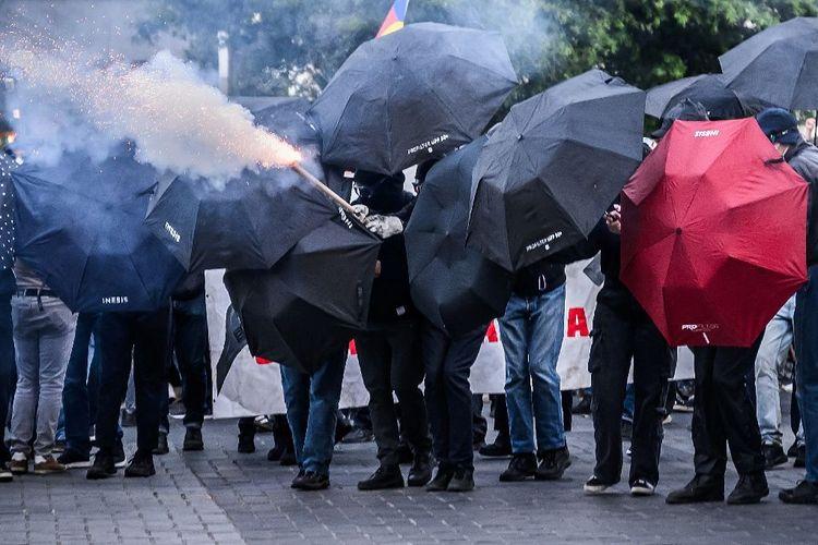 Législatives: des tensions dans les rues de Rennes et Nantes