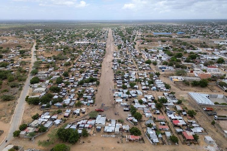 Dans un désert en Colombie, migrants et indigènes subissent les coupes budgétaires de Trump