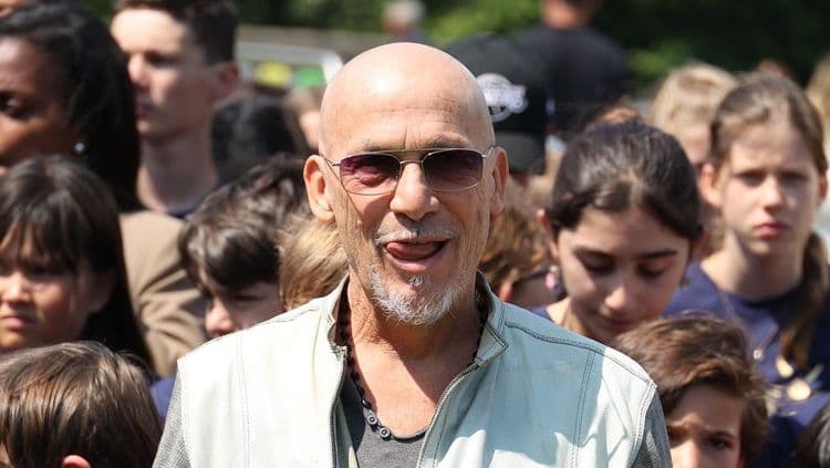 "J’étais un hétéro absolu, mais…" : Florent Pagny raconte sa nuit avec un homme, une "minute gay" mémorable