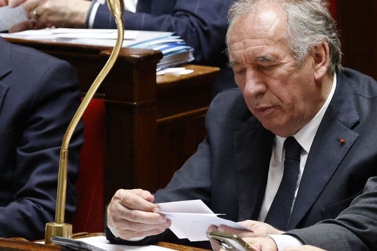 Proportionnelle: Bayrou consulte mais les avis divergent