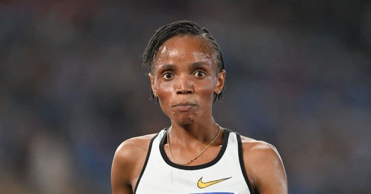 Chebet pulvérise le record du monde du 5000m
