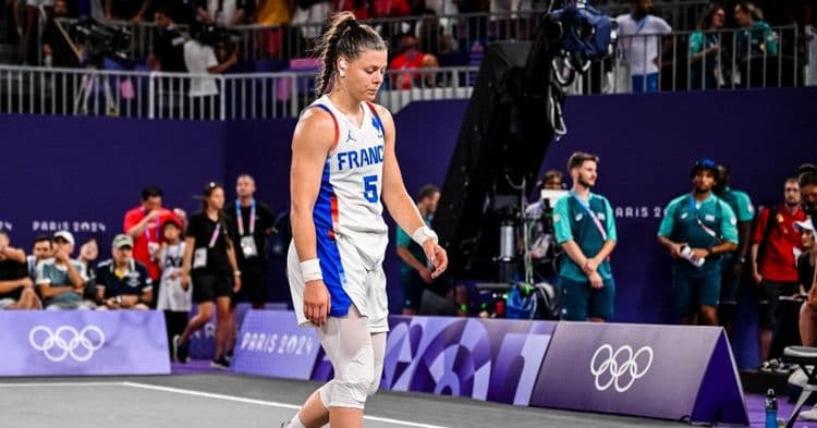 Les Bleues en finale, Paget héroïque