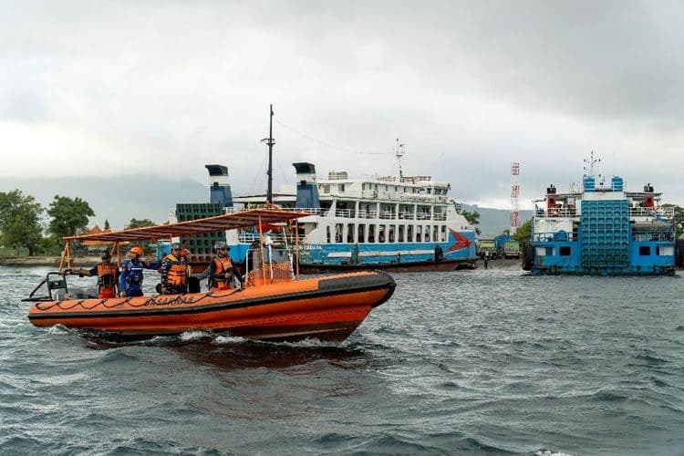 Indonésie: reprise des recherches après le naufrage d'un ferry