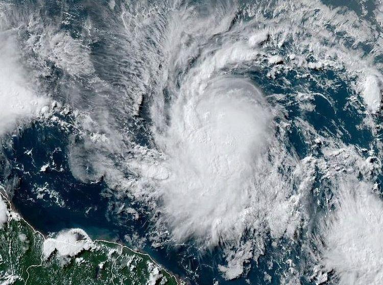 Aux Antilles, Béryl devient le premier ouragan de la saison