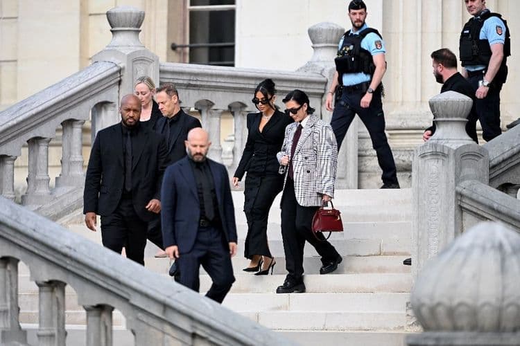 Au procès Kardashian, un pantalon blanc et des "pieds nickelés" du braquage