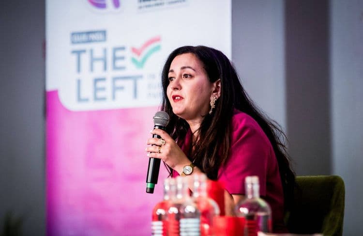 « Un endroit fait pour les hommes » : L’eurodéputée Leïla Chaibi dénonce l’absence de congé maternité au Parlement européen