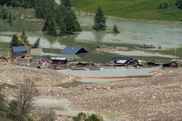 Eboulement en Suisse: la situation s'améliore mais la prudence reste de mise