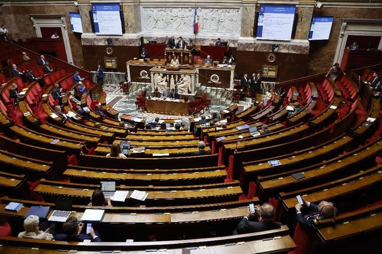 Les députés s'invectivent lors de l'examen d'un texte contre l'antisémitisme à l'université