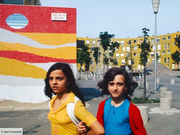 Une exposition sur les banlieues déconstruit les clichés au Palais de la Porte Dorée