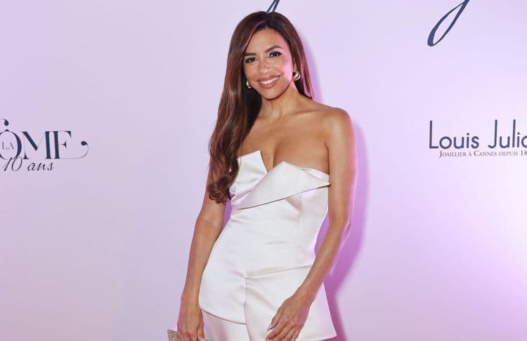 20 ans après, Eva Longoria fait revivre sa robe culte à 40 dollars grâce à un sac signé d’un créateur français