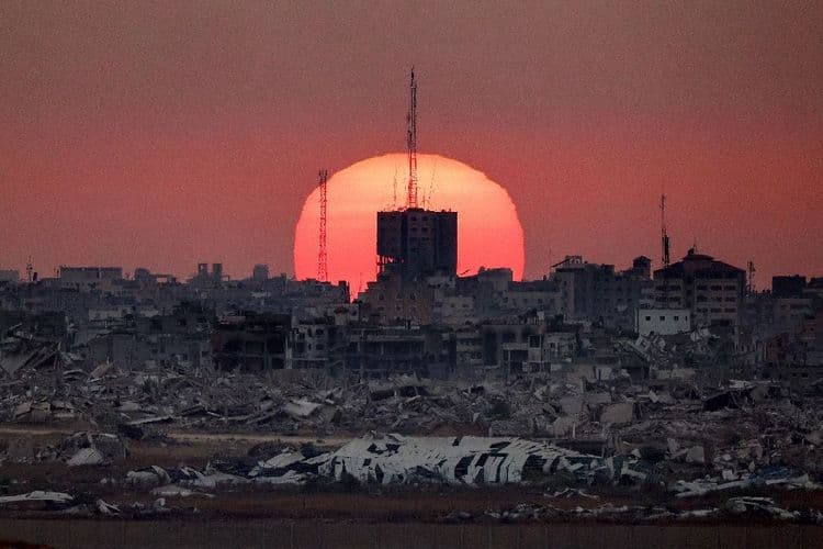Israël intensifie son offensive à Gaza avant la rencontre Netanyahu-Trump