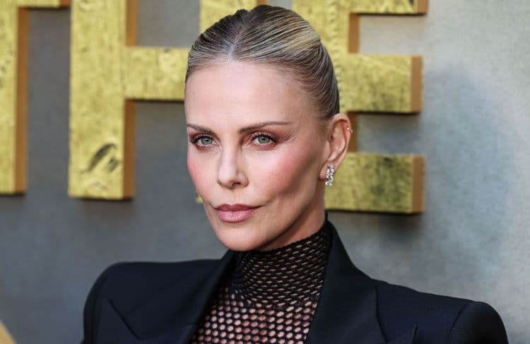 Charlize Theron donne sur avis tranché sur les applications de rencontre : « Je n’aime pas ça »