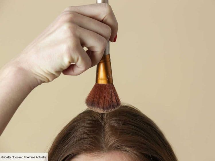 J'ai mis trop de shampoing sec, comment estomper l'excédent ? Les astuces d'un coiffeur