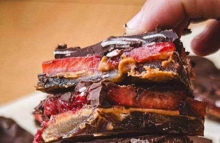 Le date bark, le nouveau dessert tendance avec 4 ingrédients seulement