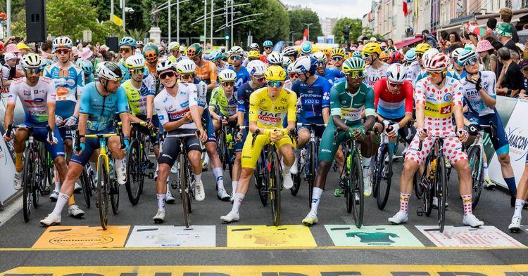 Tour de France: Le peloton en deuil