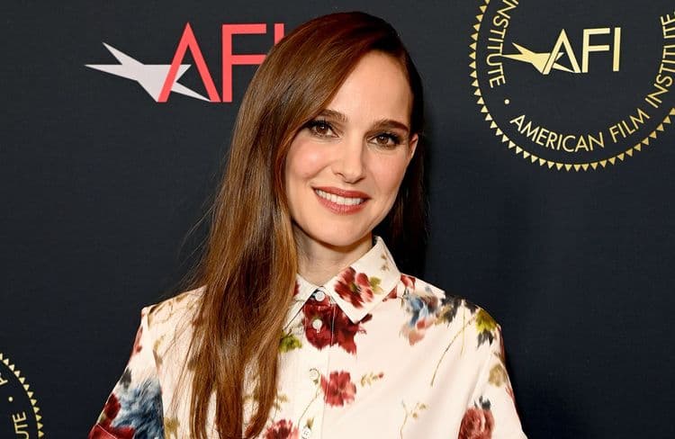 Sublime, Natalie Portman adopte une coiffure venue tout droit des 60’s