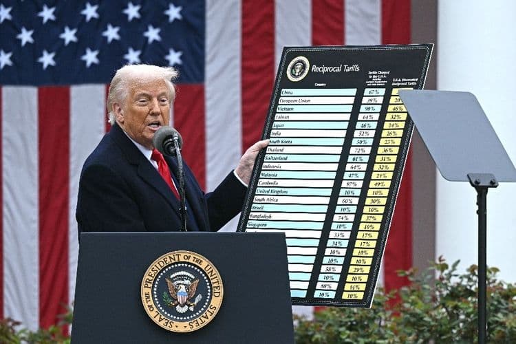 Les droits de douane de Trump en place temporairement après le sursis du tribunal