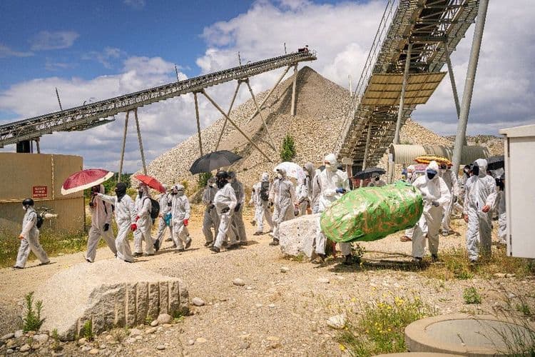Mobilisation écologiste contre une gravière en Ariège, des dégâts