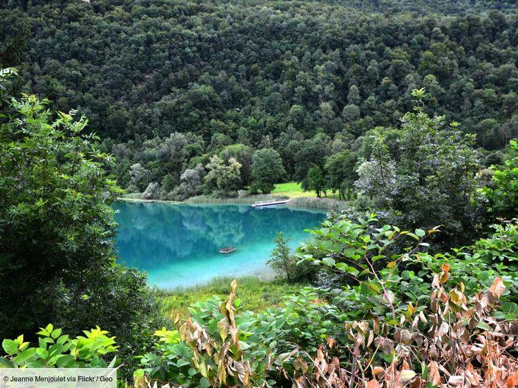 Ce paisible lac des Alpes françaises fût un jour victime d'un tsunami préhistorique