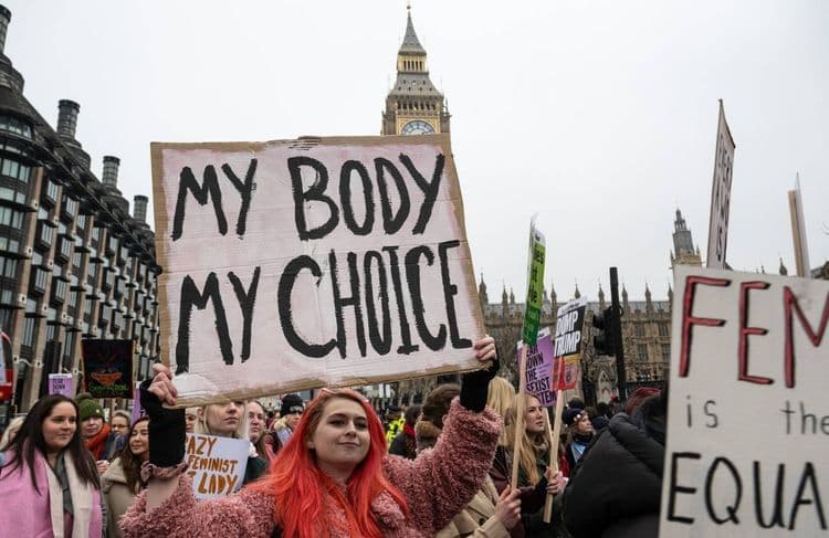 Royaume-Uni : de plus en plus de femmes poursuivies pour avortement illégal