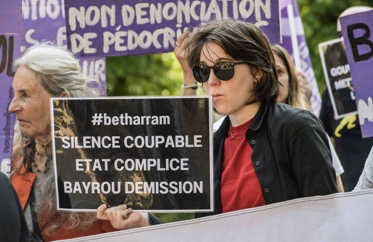Violences à l'école : les parlementaires pointent un « État défaillant » et la responsabilité de Bayrou