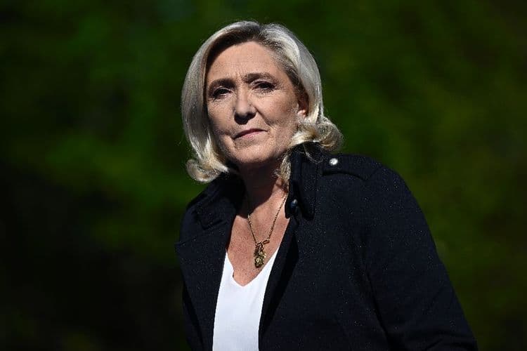 Marine Le Pen conteste en justice sa démission d'office comme conseillère départementale