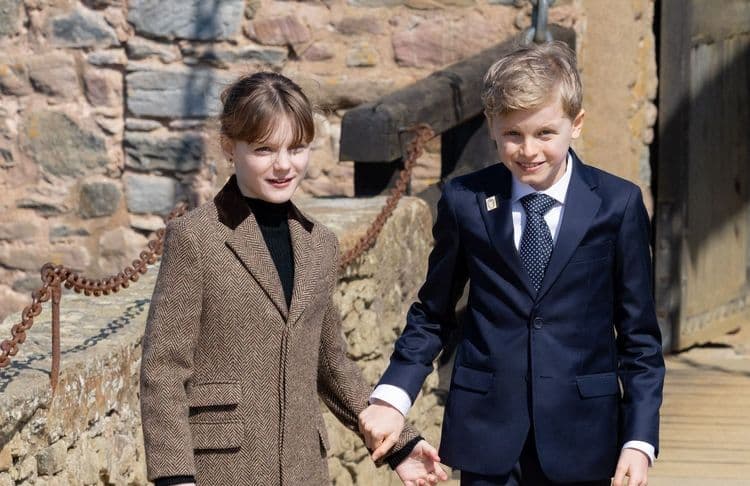 Albert II de Monaco : ses jumeaux Jacques et Gabriella célèbrent leur Première Communion