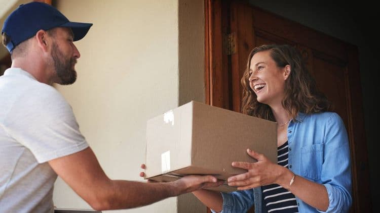 Livraison de colis : cette astuce vous permet-elle de gagner jusqu'à 300 euros par mois ?