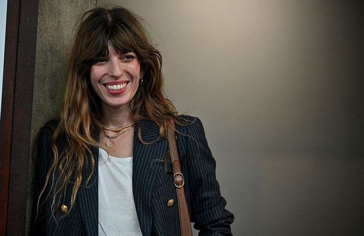 C’est IN ou c’est OUT ? Les tendances mode vues par Lou Doillon