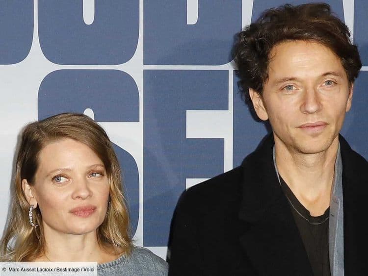 "Ne l'embrasse pas !" : Raphaël gêné lorsqu'il regarde des scènes intimes de son épouse, Mélanie Thierry
