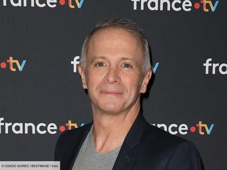 Samuel Étienne prêt à arrêter l'animation de "Questions pour un champion" ? Ce deal qu'il a proposé à France Télévisions pour sauver le jeu
