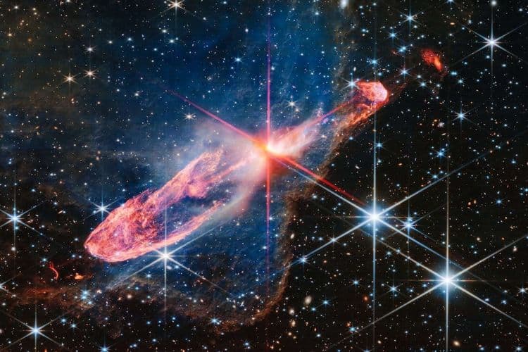 Le télescope James-Webb révèle que les premières galaxies étaient plus massives et matures que prévu
