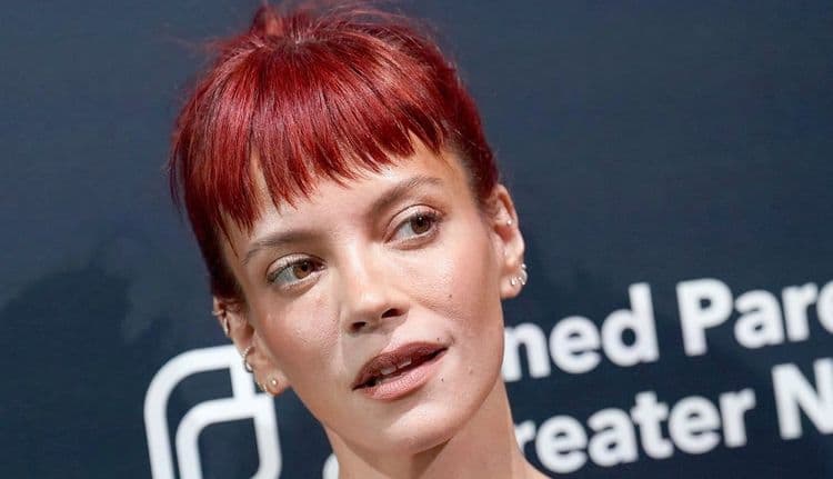 Lily Allen (40 ans) sans soutif et en collants échancrés, sa première sortie post-séparation fait déjà jaser
