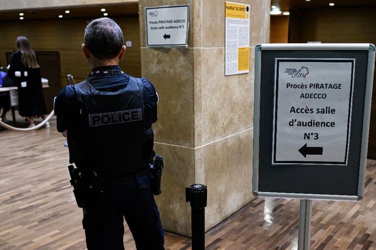 Au coeur du procès Adecco à Lyon: amateur "dépassé" ou jeune hacker de génie ?