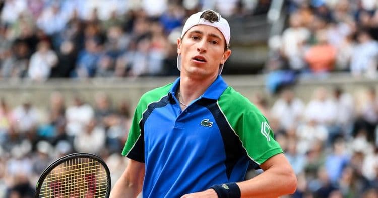 Munich: Humbert qualifié malgré sa fracture, Mensik au tapis