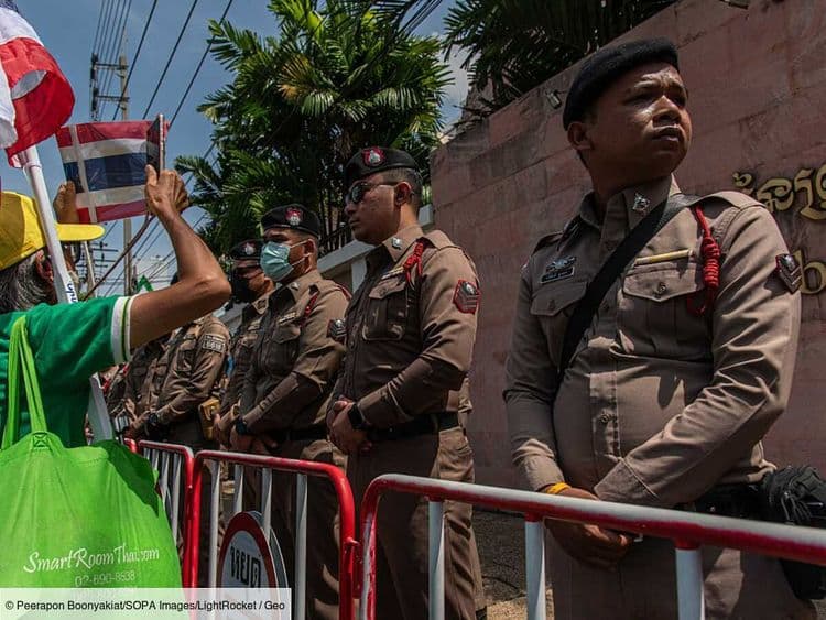 "Par pitié, n'utilisez pas les armes": à la frontière thaïlandaise, les civils cambodgiens en première ligne du conflit