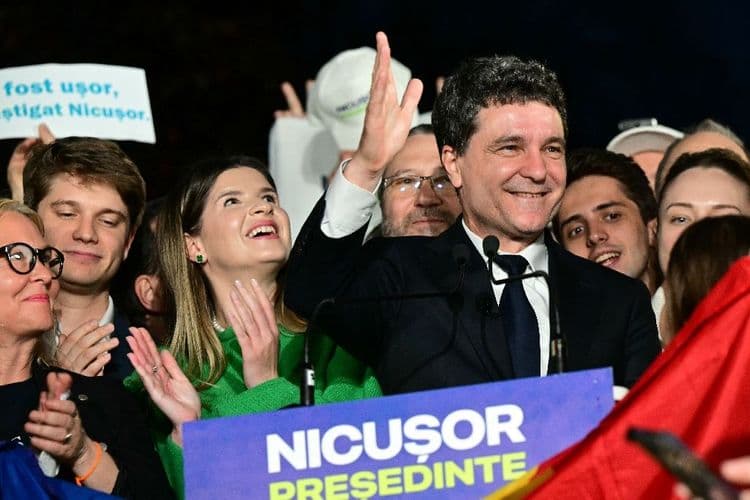 En Roumanie, le candidat pro-européen remporte la présidence