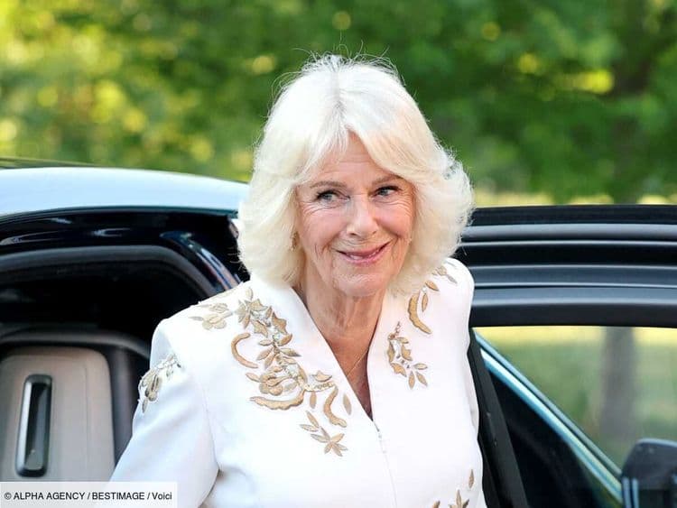 Camilla Parker Bowles aux anges : elle présente le nouveau membre de la famille royale