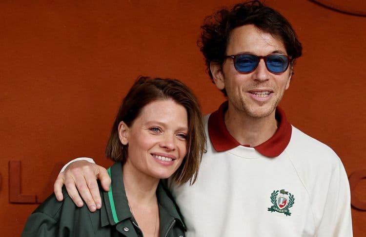 Mélanie Thierry et Raphaël Haroche : leur apparition « old money » au défilé Celine