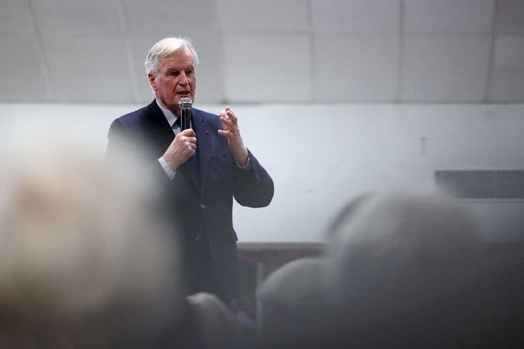 Présidence de LR: Michel Barnier redit son soutien à Bruno Retailleau en Savoie