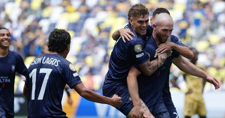 Un prof de sport buteur, un chèque XXL: la belle histoire Auckland City FC