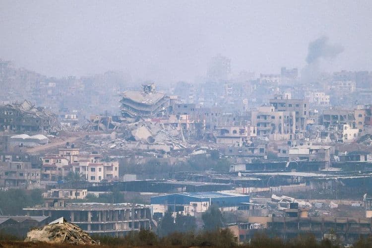 Au moins 33 Palestiniens tués dans un pilonnage israélien à Gaza selon les secours